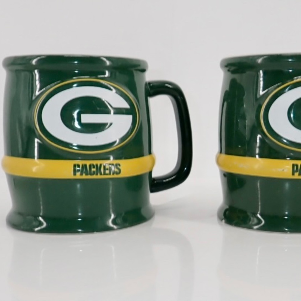Green Bay Packers set of 2 Ceramic Coffee Mug Heavy Sturdy Cups 12 oz Both are i